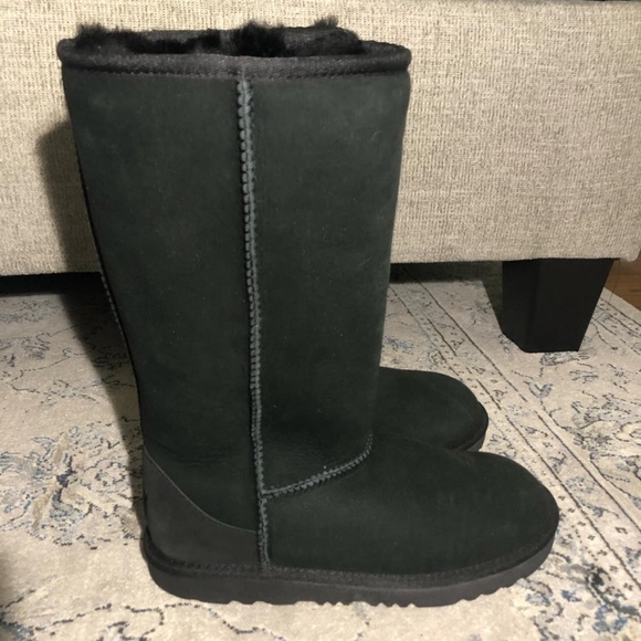 UGG Classic Tall II Black Boot Big Kid - Picture 4 of 9
